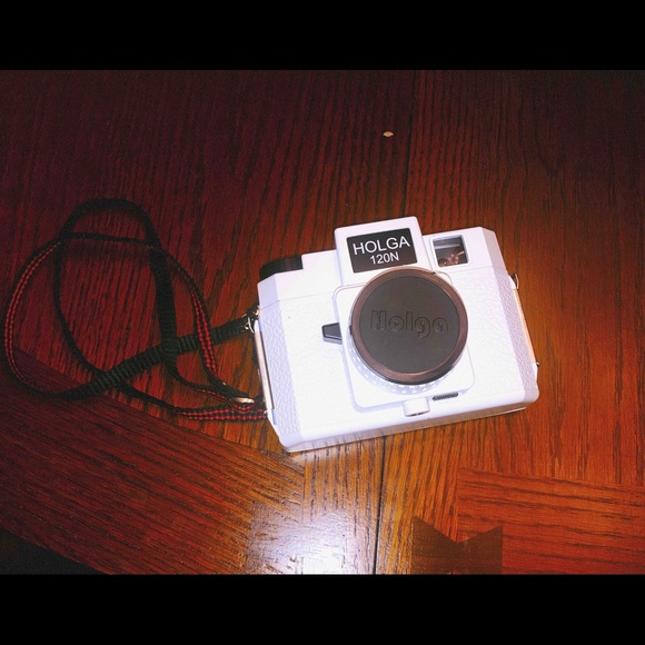 HOLGA 120N MEDIUM FORMAT FILM CAMERA-White - Picture 2 of 3